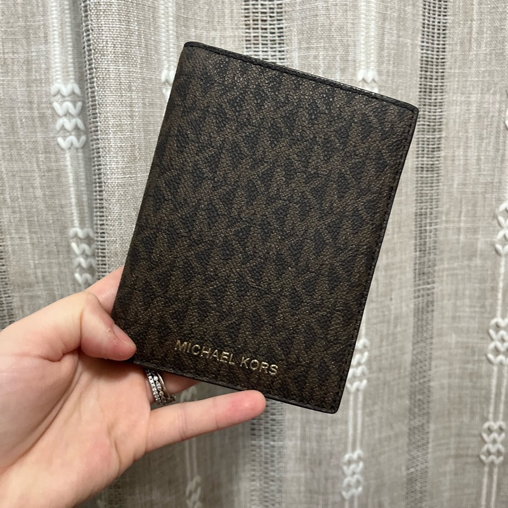 Michael Kors wallet